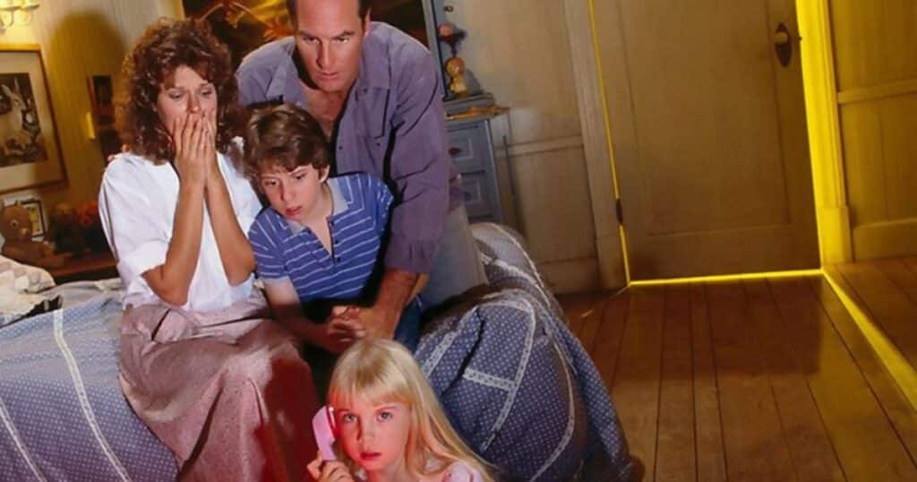 the 1982 Movie Poltergeist Used Real Skeletons as – tymoff?